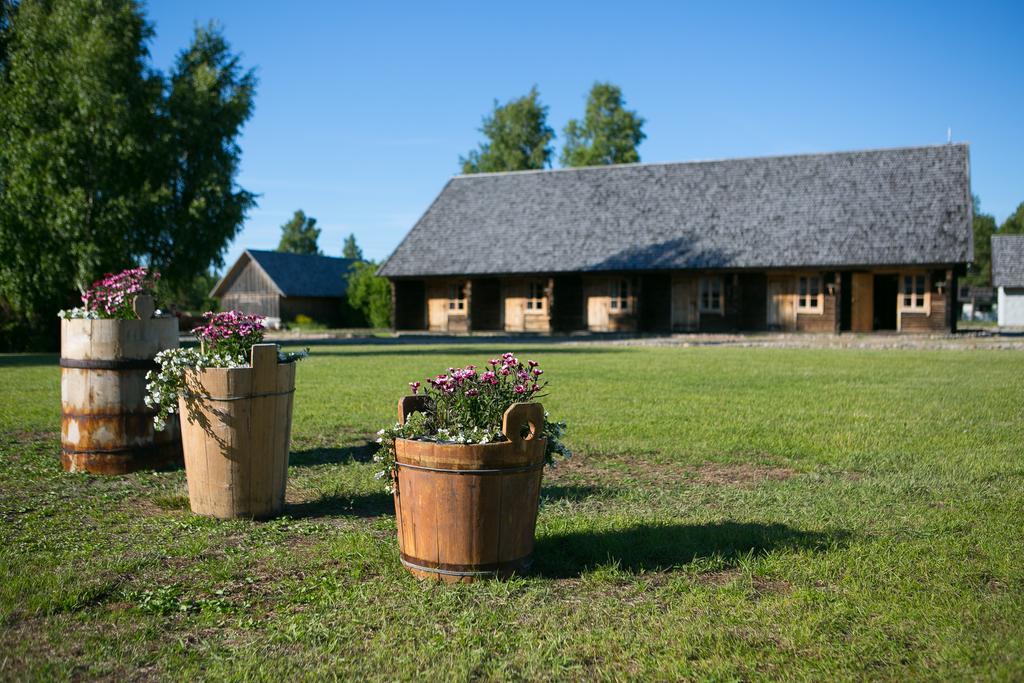 Holiday Village Suur Toll Kuressaare Exterior photo